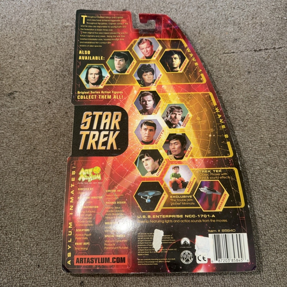 Diamond Select Art Asylum Star Trek Checkov Starfleet Gear 7" Action Figure NIB - Picture 2 of 6
